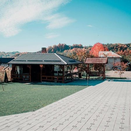Casa Dumitru Hotel Ceraşul Exterior foto
